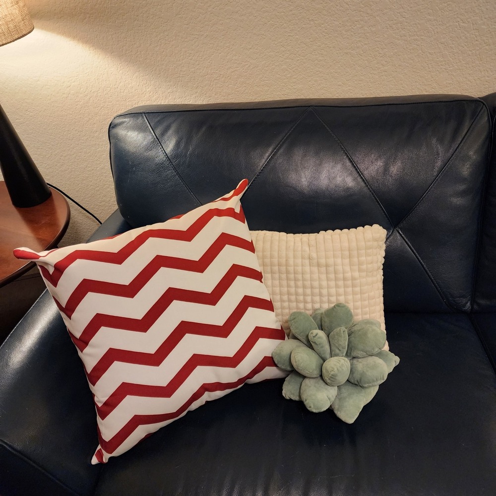 One 20" X 20" Zippered Out Door Red and White Chevron Pillow‎ Cover